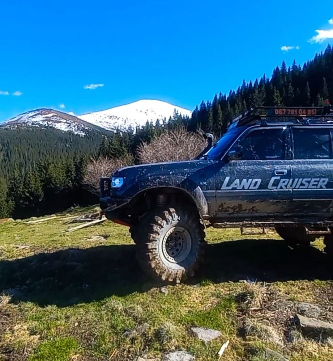 Карпатський ліс і гірська дорога — тури до вершин на джипі 4x4 з Ясіня